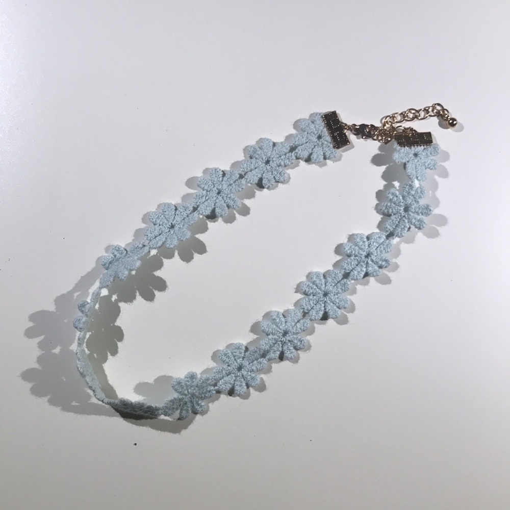 Forever 21 Light Blue Crochet Daisy Choker